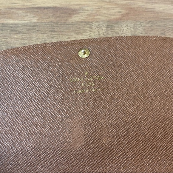 Authentic Louis Vuitton Monogram Portefeuille Emilie Wallet on Chain - Picture 13 of 13